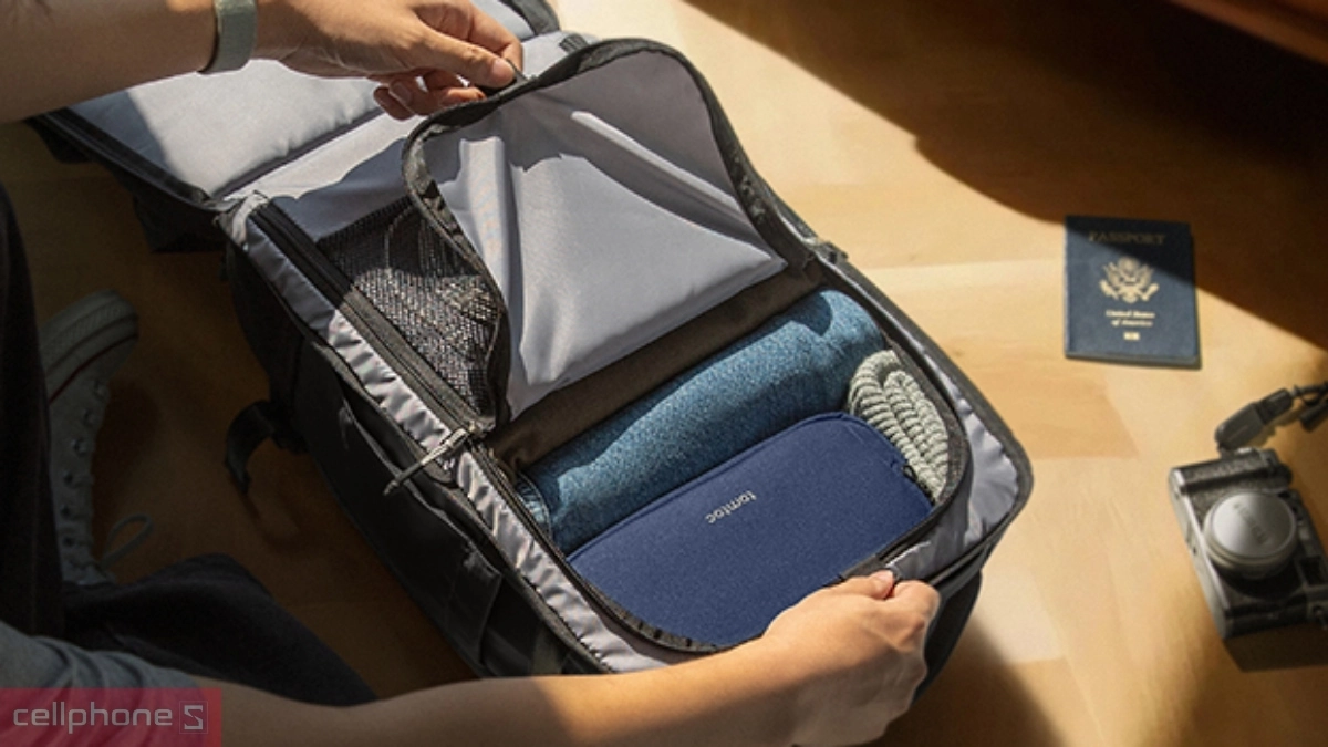Cấu trúc mở balo Tomtoc Liteway Travel Backpack 26L 15.6 inch DRS