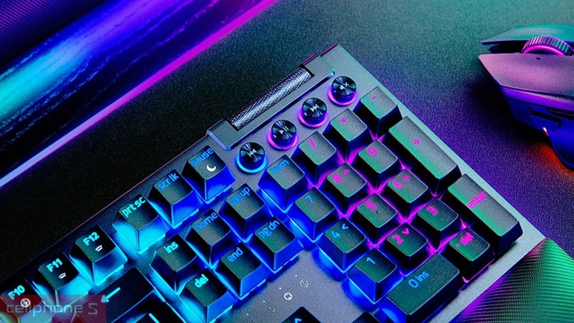 Kết nối bàn phím cơ Razer Blackwidow V4 Pro