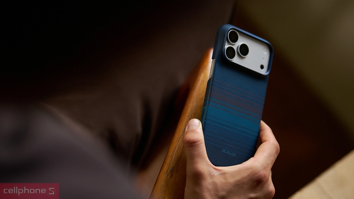 Ốp lưng iPhone 18 bảo vệ camera và hỗ trợ thao tác nút điều khiển