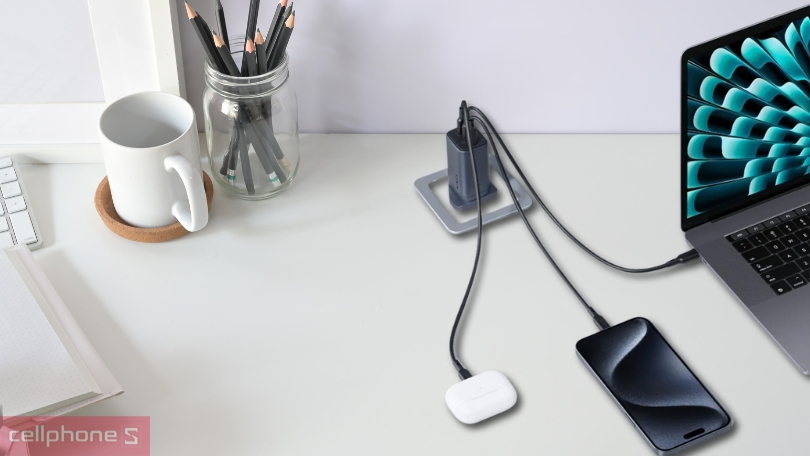 Sạc Aukey PD 67W PA-B6U Omnia 3 cổng, chấu gập