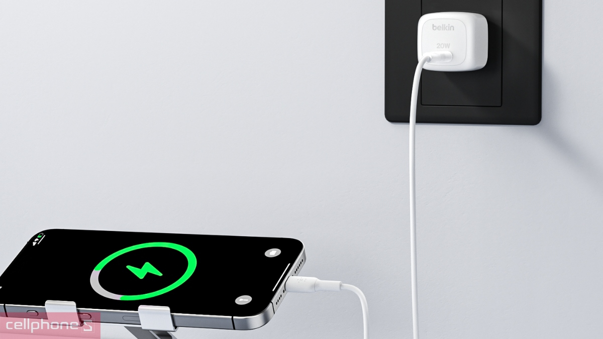 Thiết kế tiện lợi và chân cắm thông minh