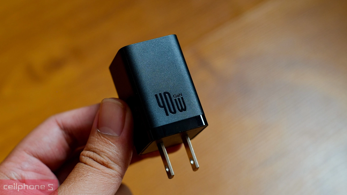 Vì sao cần mua củ sạc iPhone 13 riêng