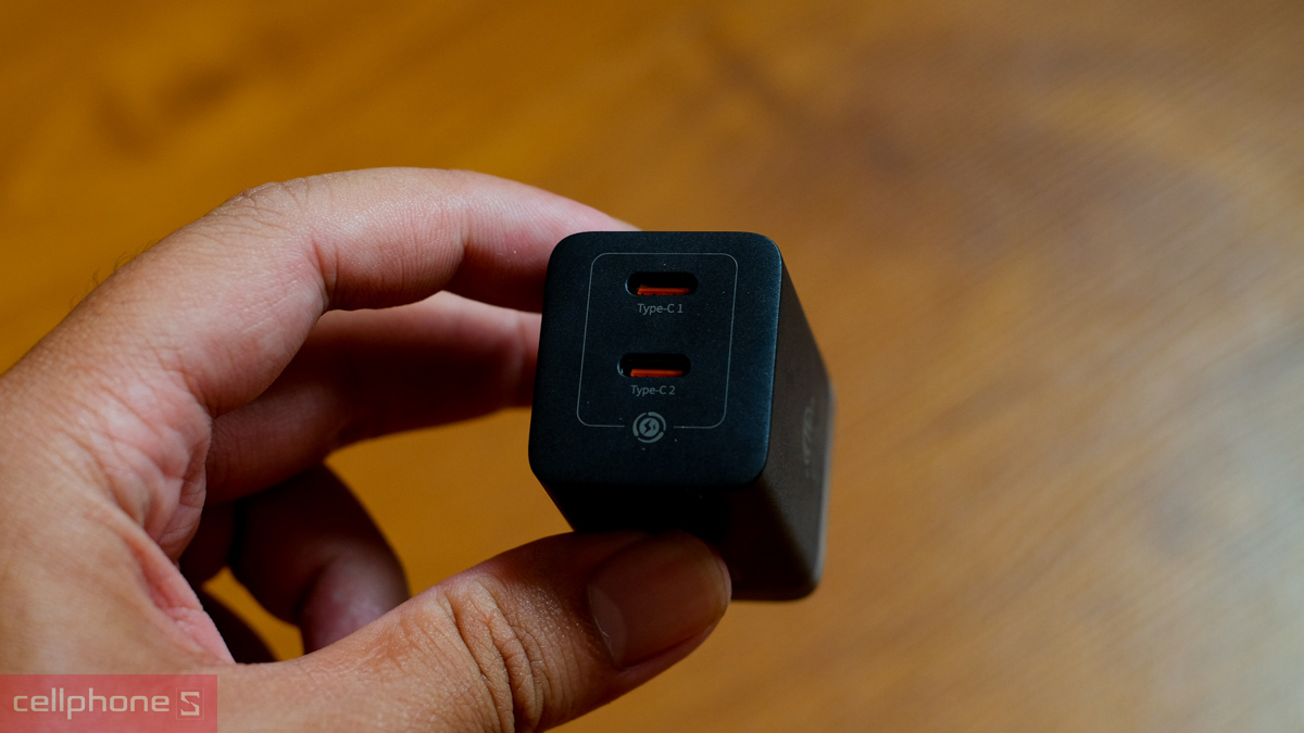 Dùng sạc 30W cho iPhone 13 có hại không