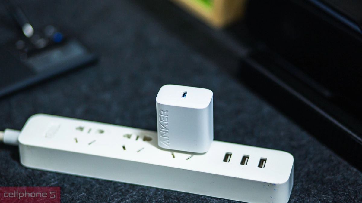 Nên chọn củ sạc iPhone 14 bao nhiêu W