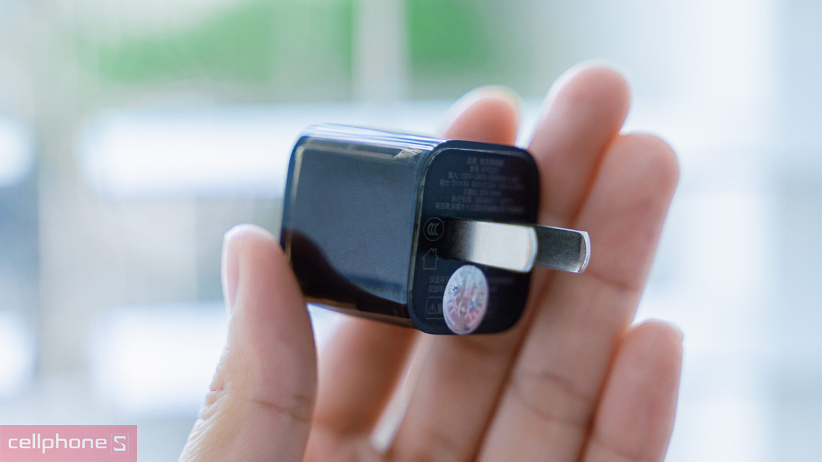 Dây sạc iPhone 17 Pro Max chính hãng tương thích đồng bộ cả MagSafe lẫn USB-C