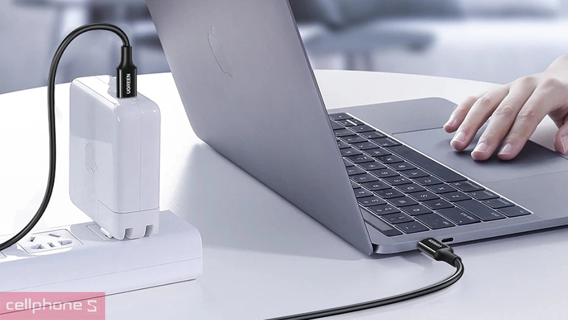 Đánh giá thiết kế cáp Type C To Type C Ugreen US286 60W 1M