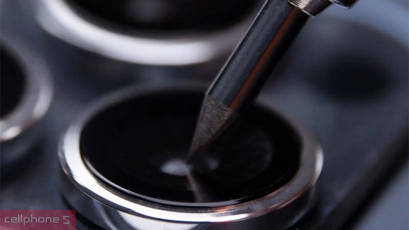 Miếng dán camera iPhone 14/14 Plus Zeelot Pishield viền màu