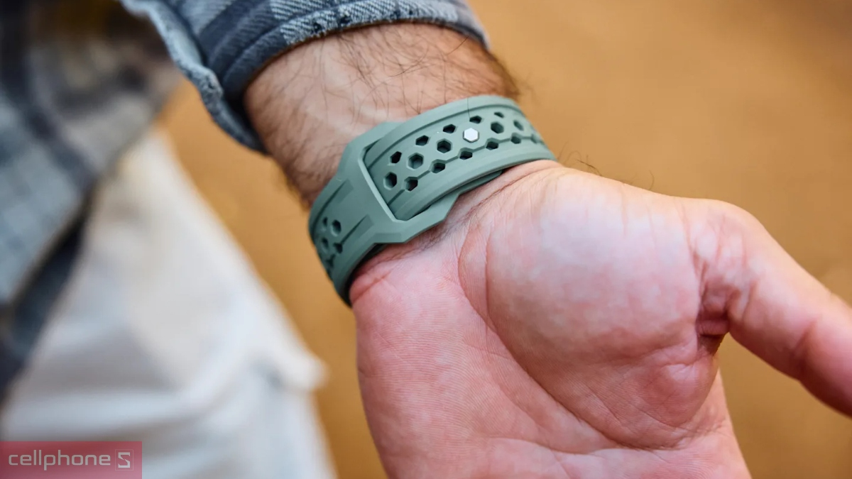 Thiết kế khóa dây đeo Apple Watch UAG Monarch 44/45/46/49mm