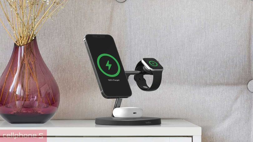 Thiết kế sạc không dây Belkin Magsafe 3 in 1 Boostcharge Pro đứng 15W kèm sạc