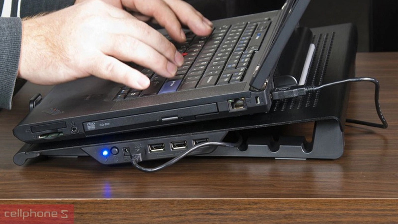 Đế tản nhiệt laptop chủ động