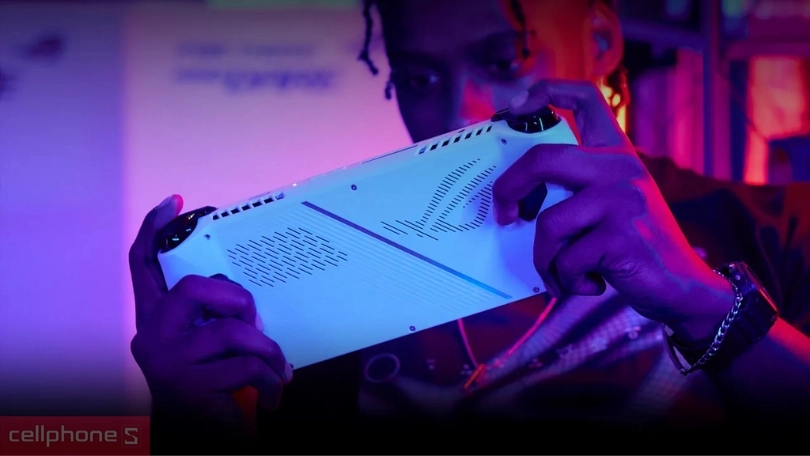 Asus Rog Ally 2 hiệu năng ấn tượng, màn hình chất lượng cao