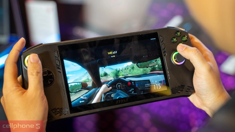 MSI Claw hiệu năng mạnh mẽ, thoải mái sử dụng không lo về pin