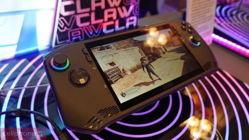 MSI Claw hiệu năng mạnh mẽ, thoải mái sử dụng không lo về pin