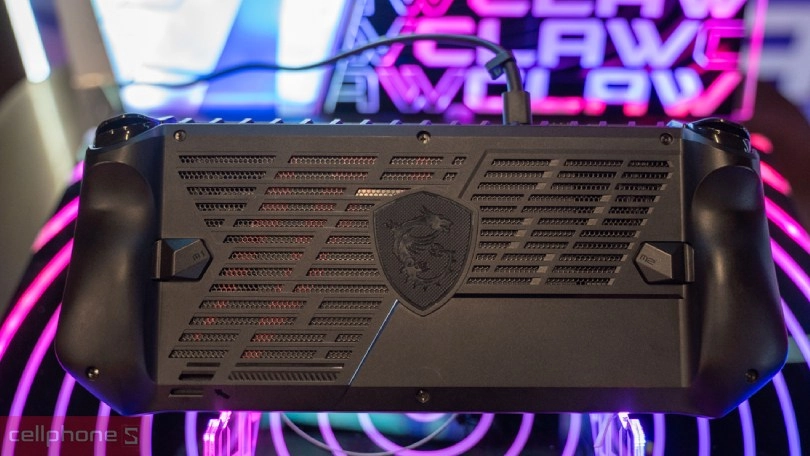 MSI Claw hiệu năng mạnh mẽ, thoải mái sử dụng không lo về pin