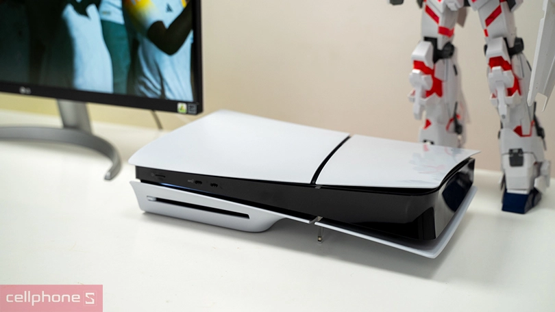 PS5 Slim thiết kế gọn, lưu trữ khủng