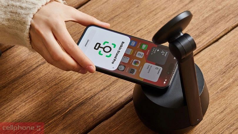 Giá đỡ điện thoại Magsafe Belkin Auto-tracking Stand Pro Dockkit