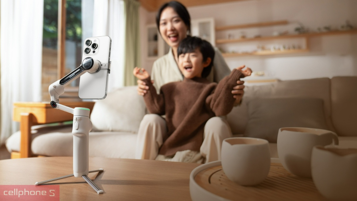 Gimbal Insta360 Flow 2 trang bị nhiều tính năng tiện ích Gimbal Insta360 Flow 2 trang bị nhiều tính năng tiện ích