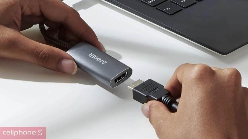 Khả năng kết nối của hub chuyển đổi Anker 518 A8317