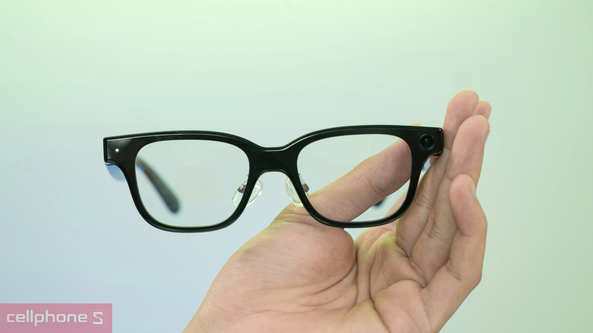 Kính có hệ thống loa mở AAC