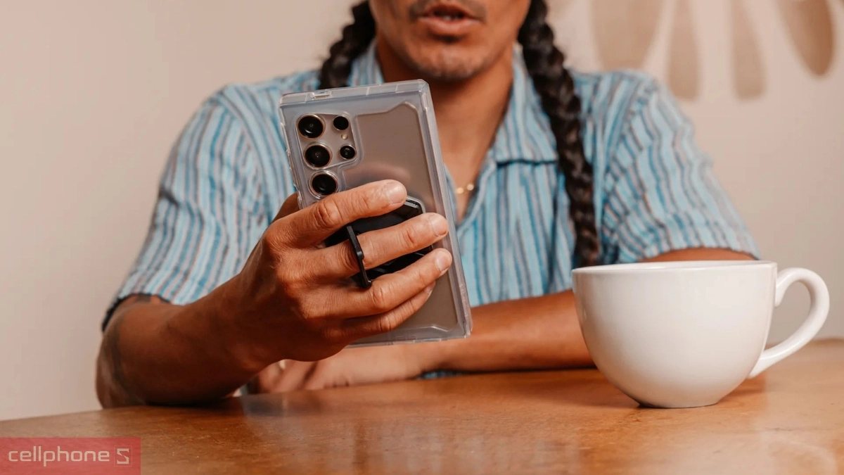 Tính năng vòng giữ điện thoại UAG Magnetic