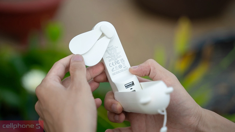 Quạt cầm tay Mini 3in1 Jisulife F8 2000 mAh - Thiết kế nhỏ gọn, làm mát ấn tượng