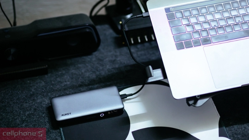 Pin dự phòng laptop Aukey