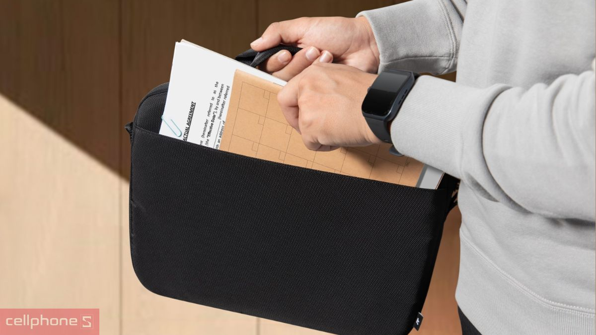 Chất liệu túi chống sốc có dây Tomtoc Defender Shoulder Bag 16 inch A30F2D1 DRS