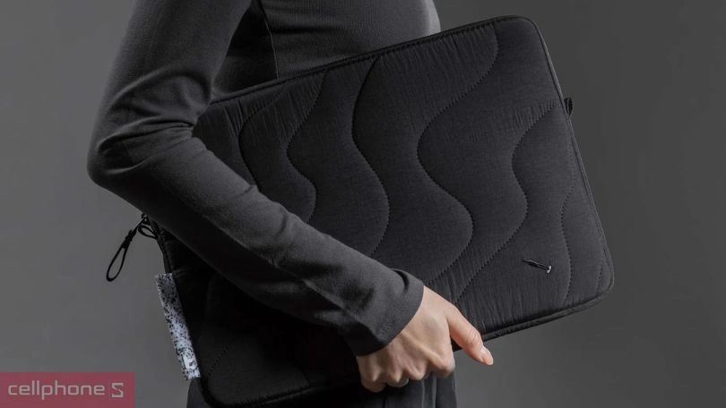 Túi chống sốc Tomtoc Terra Macbook/Ultrabook 13 A27C2D1: chẳng ngại va đập, thân thiện môi trường