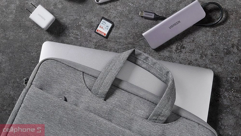 Đánh giá túi chống sốc Ugreen 13 inch