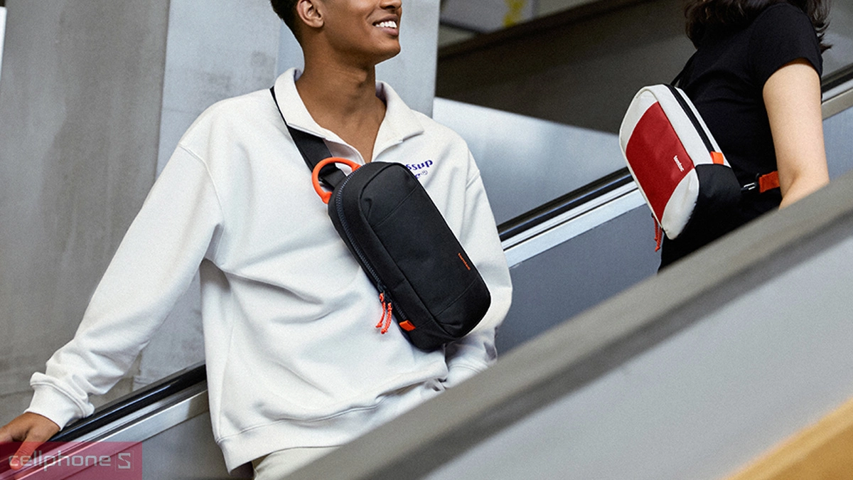 Không gian chứa rộng rãi và dây đeo tiện lợi