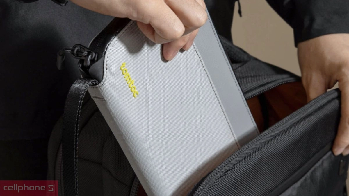 Túi đựng hộ chiếu Tomtoc Passport Holder T03M1G1 USA mang thiết kế hiện đại