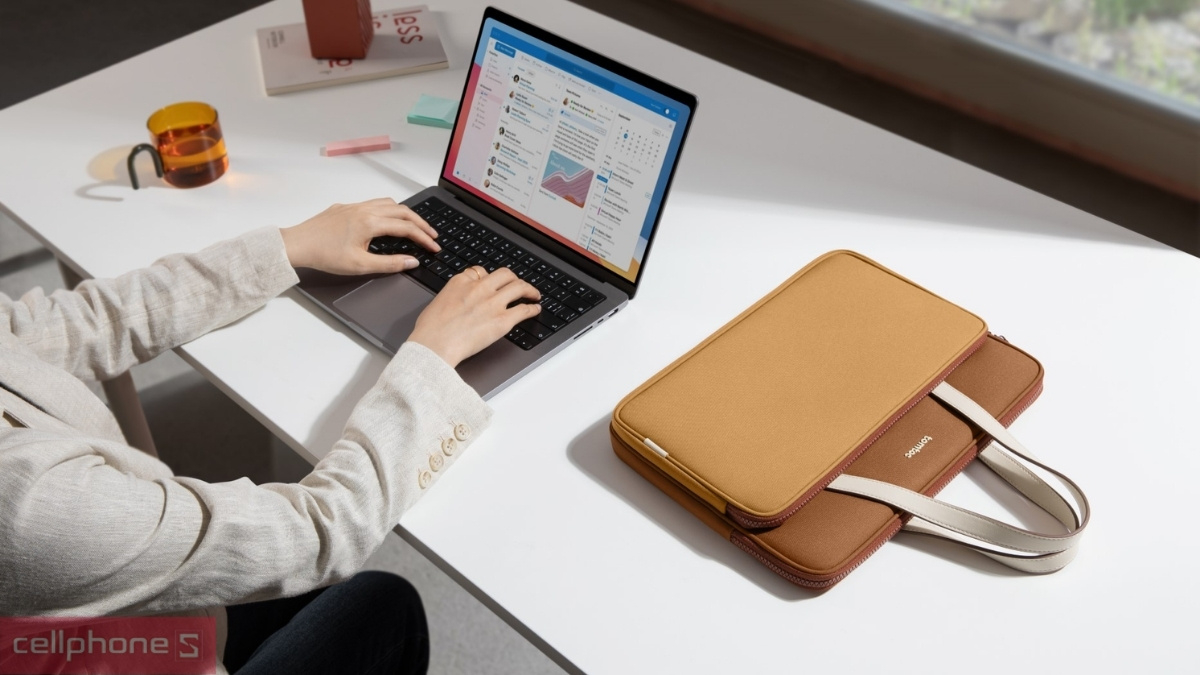 Thiết kế túi xách chống sốc Tomtoc Briefcase Premium 14 Inch USA
