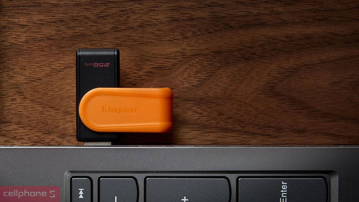 Thiết kế USB 3.2 Kingston Datatraveler Exodia S DTXS/256GB