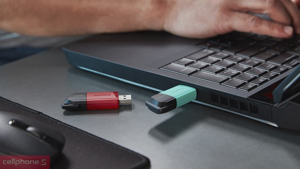 USB Kingston chuẩn 3.2 vẫn tương thích với cổng USB 2.0 nhưng tốc độ bị giới hạn