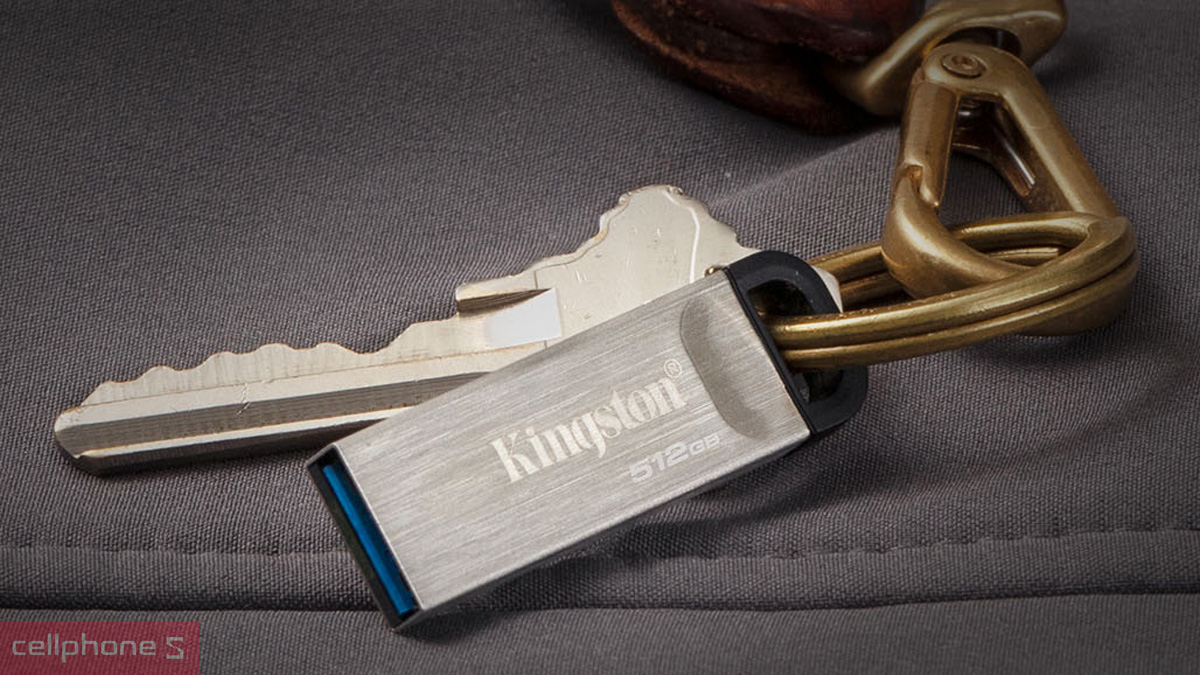 USB Kingston thiết kế bền bỉ phù hợp mang theo và sử dụng hằng ngày