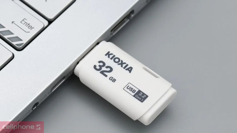USB 3.2 Kioxia U301 32GB