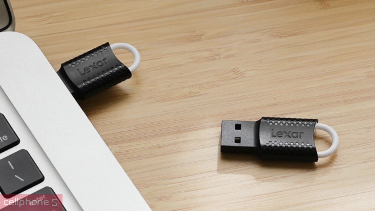 Khả năng vận hành USB 2.0 Lexar 32GB JumpDrive V40 Flash Drive