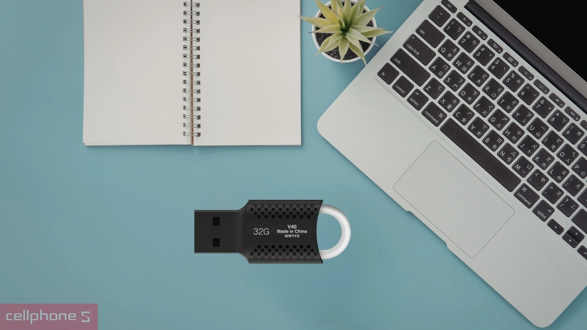 Thiết kế USB 2.0 Lexar 32GB JumpDrive V40 Flash Drive