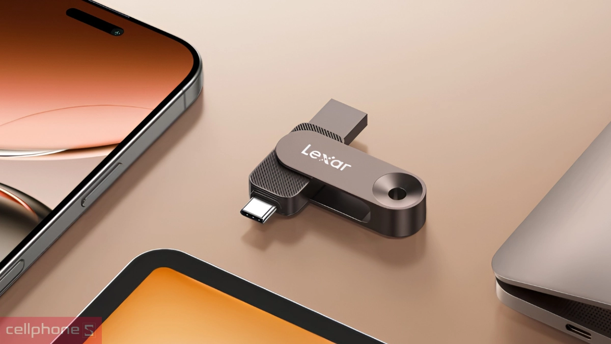 USB Lexar chính hãng từ thương hiệu lưu trữ uy tín với thiết kế nhỏ gọn