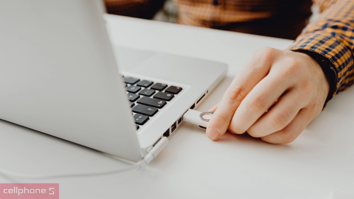 Mua USB dựa trên tiêu chí nào