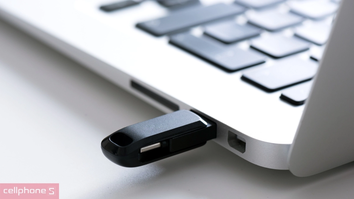 Thương hiệu và bảo hành