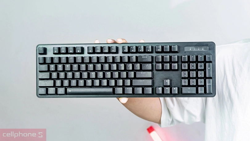 Thiết kế fullsize, đèn LED rực rỡ