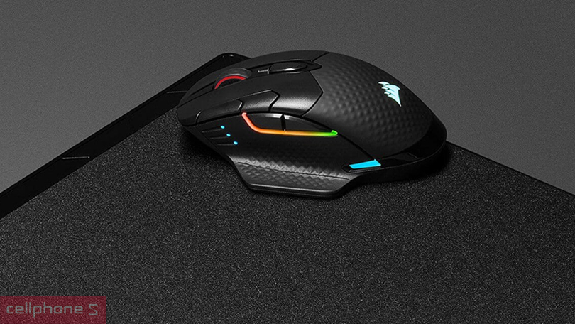 Thiết kế chuột Corsair Dark Core RGB Pro SE