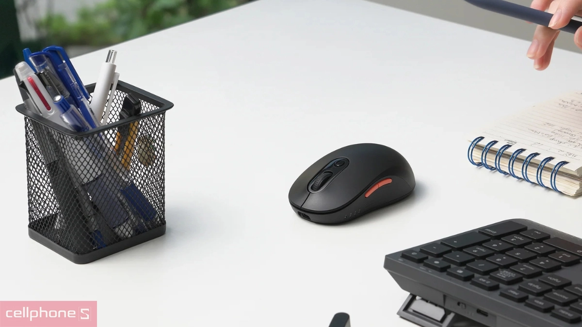 Ngôn ngữ thiết kế đối xứng và màu trắng trang nhã