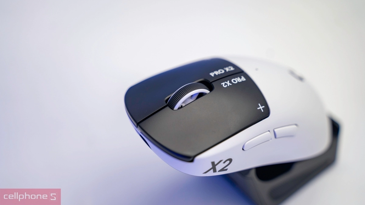 Phối màu độc đáo của chuột Gaming không dây Logitech Pro X2 Superstrike Lightspeed