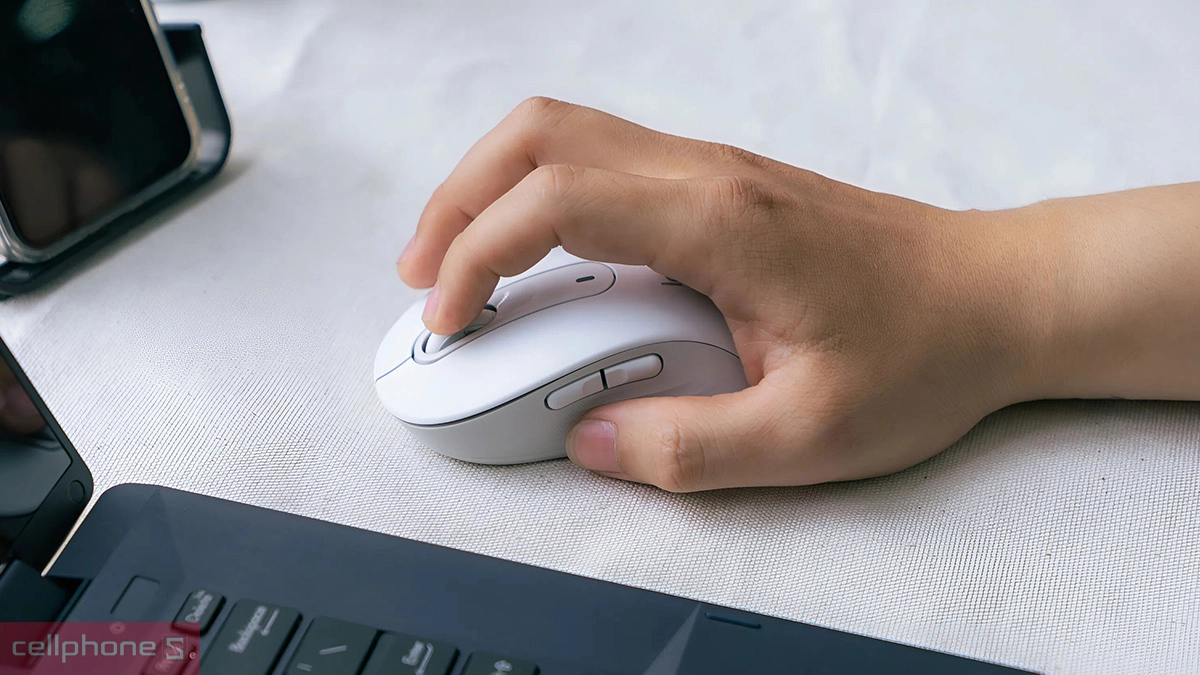 Chuột Logitech gọn, ôm lòng bàn tay