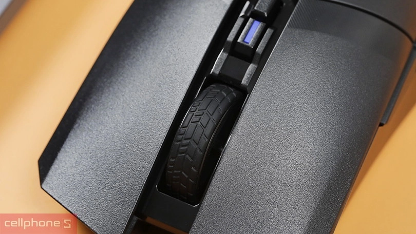 Thiết kế chuột Asus bền bỉ, hiện đại