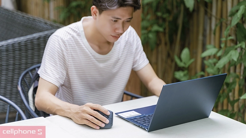 Chuột không dây công thái học Logitech Lift Vertical