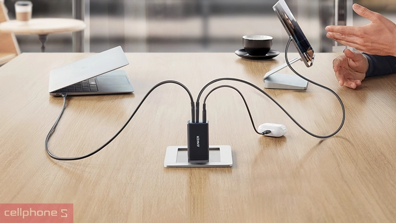 Thiết kế  sạc Anker Powerport III 3 cổng 65W A2667