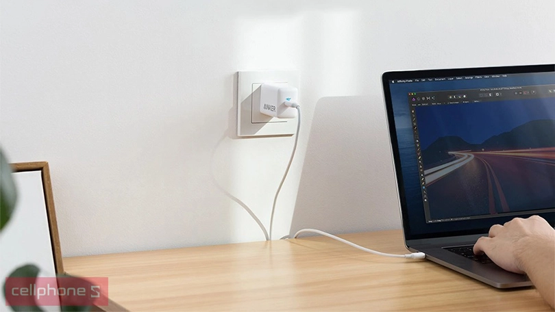 Hỗ trợ sạc nhiều thiết bị, công nghệ sạc nhanh an toàn